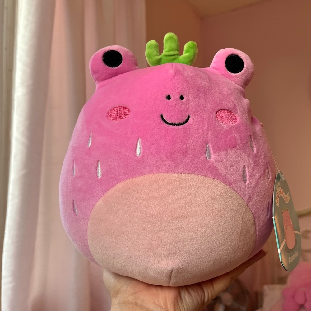Adabelle the Strawberry Frog Squishmallows 8” NWT - Picture 4 of 6